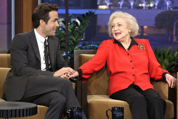 Nữ ngôi sao quyền lực Hollywood Betty White qua đời ở tuổi 99 Ảnh 4