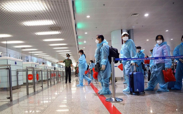 Phát hiện người nhập cảnh mắc biến thể Omicron, TP HCM ra quy trình cách ly khẩn Ảnh 2