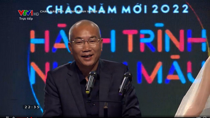 Đại diện ekip, đạo diễn Nguyễn Danh Dũng chia sẻ: 'Để có được thành công này thì không phải cá nhân nào mà cả nỗ lực của lãnh đạo đến ekip làm phim. Một bộ phim quay 10 tháng với 3 lần bùng dịch là một sự vất vả hết sức. Cảm ơn mọi người và khán giả đã ưu ái cho bộ phim'.