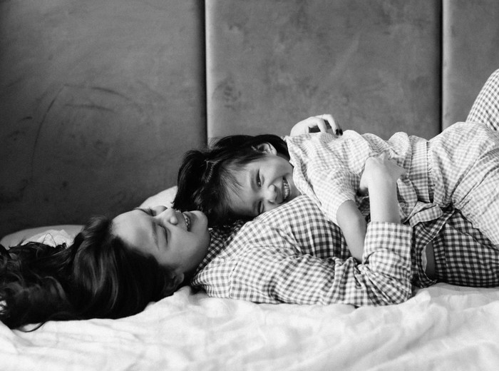 Sau ly hôn, Phạm Quỳnh Anh nuôi cả hai con gái. 