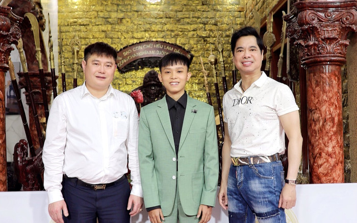 Bầu Thụy và danh ca Ngọc Sơn chính thức nâng đỡ Hồ Văn Cường, hết lòng dạy hát cho con nuôi Phi Nhung Ảnh 2