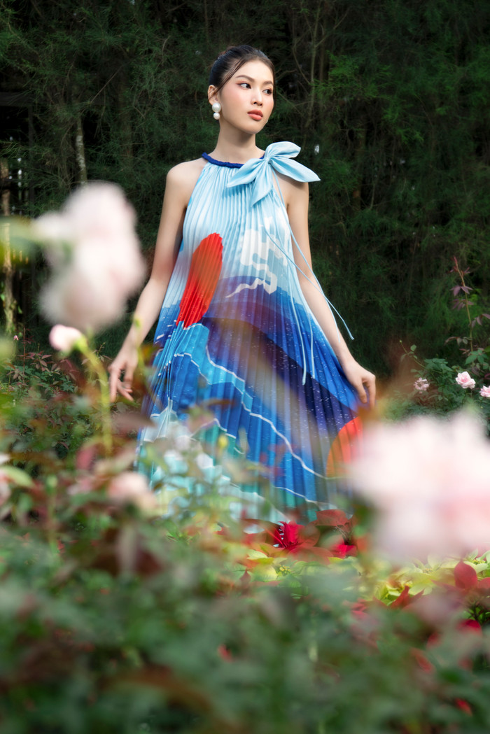 Á hậu Phương Anh - Ngọc Thảo đẹp ngây ngất tim fan với tà áo dài cách tân quyến rũ Ảnh 11