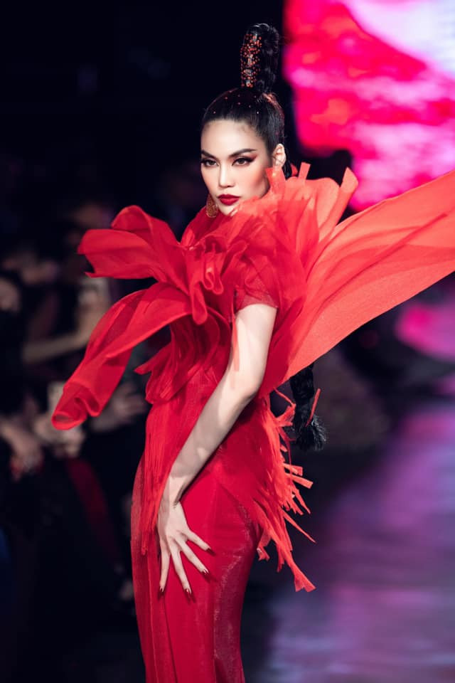 Trước khi lui về 'ở ẩn', Lan Khuê từng là một trong những siêu mẫu nổi tiếng và đắt s.how nhất nhì làng giải trí Việt.