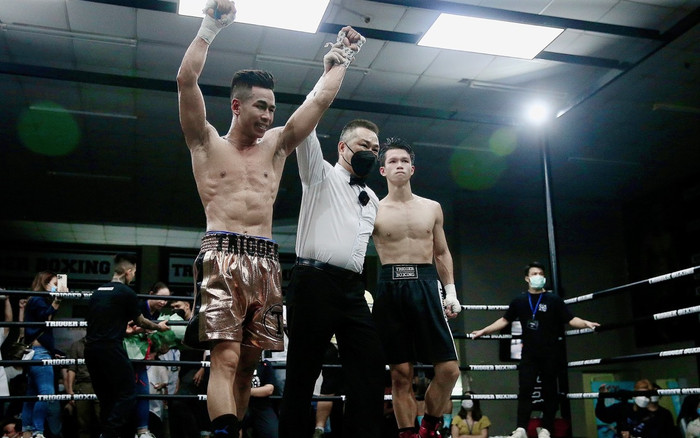 Cận cảnh HLV The Champion đánh đẹp mắt, thắng knock-out võ sĩ Thái Lan Ảnh 2