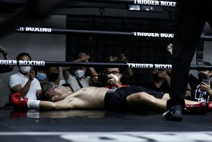 Cận cảnh HLV The Champion đánh đẹp mắt, thắng knock-out võ sĩ Thái Lan Ảnh 8