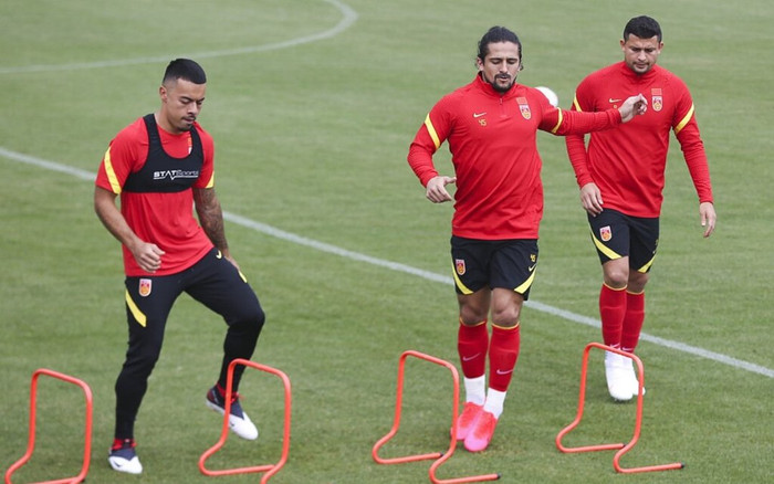 Tuyển Trung Quốc chỉ dùng 'hàng nội' để đấu Việt Nam Ảnh 2