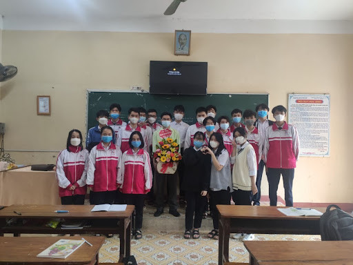 Tập thể 11 Chuyên Tin - THPT Chuyên Lê Quý Đôn (Quảng Trị) trở lại sau giải Thông điệp ấn tượng mùa thi trước