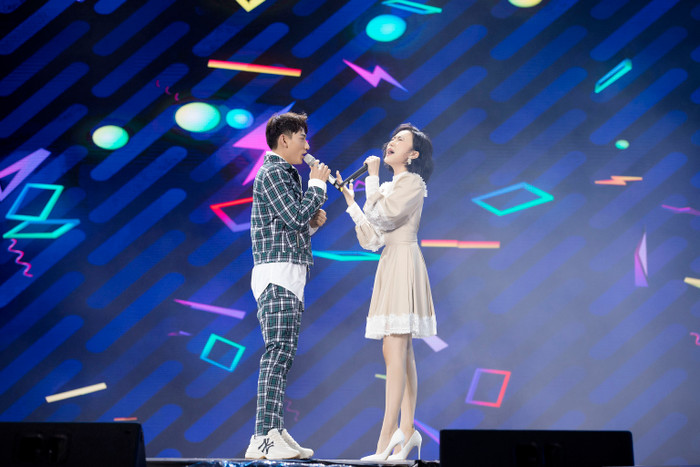 Song ca cùng nhau trong ca khúc đầy ngọt ngào, Diệu Nhi đã làm gì khiến Issac không thể hát được thế này? Ảnh 8