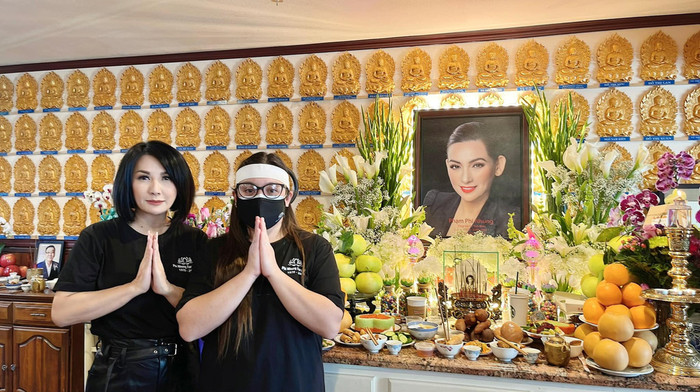 Trizzie Phương Trinh và con gái Phi Nhung - Wendy Phạm.