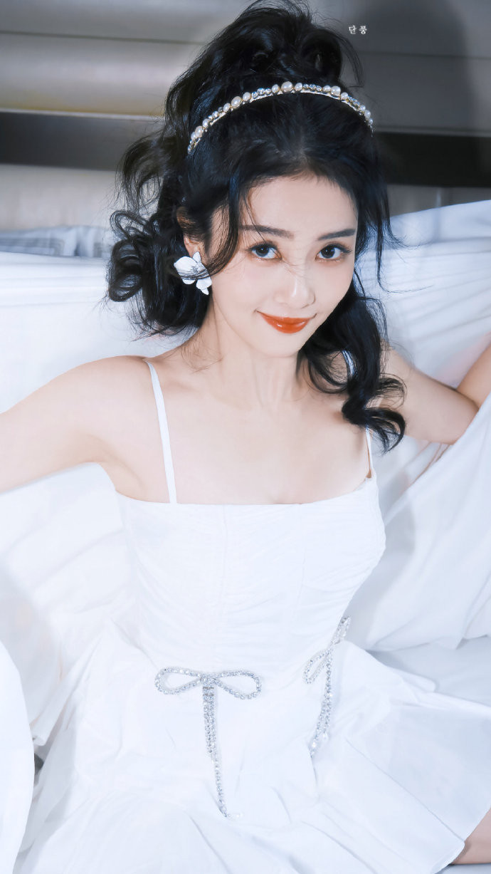 Dàn mỹ nhân cổ trang Hoa ngữ tranh đấu trên màn ảnh 2022: Dương Tử, Bạch Lộc 'lép vế' trước Nhiệt Ba Ảnh 3