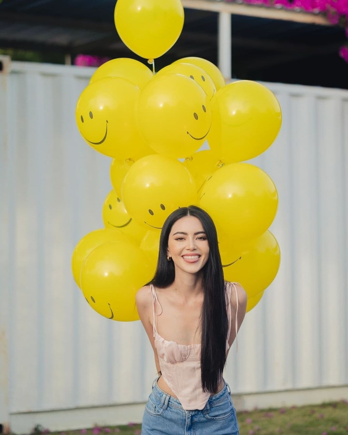 Set đồ tưởng chừng khá đơn giản nhưng vẫn khiến cô nàng trở nên quyến rũ