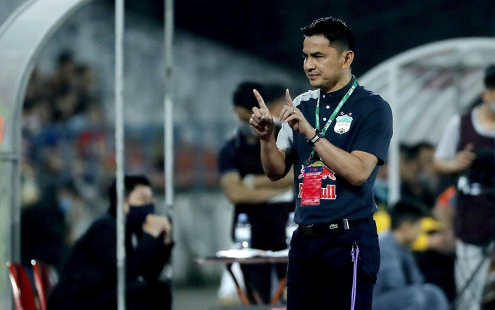 Malaysia muốn chiêu mộ Kiatisuk: Đừng mơ bầu Đức nhả người! Ảnh 2