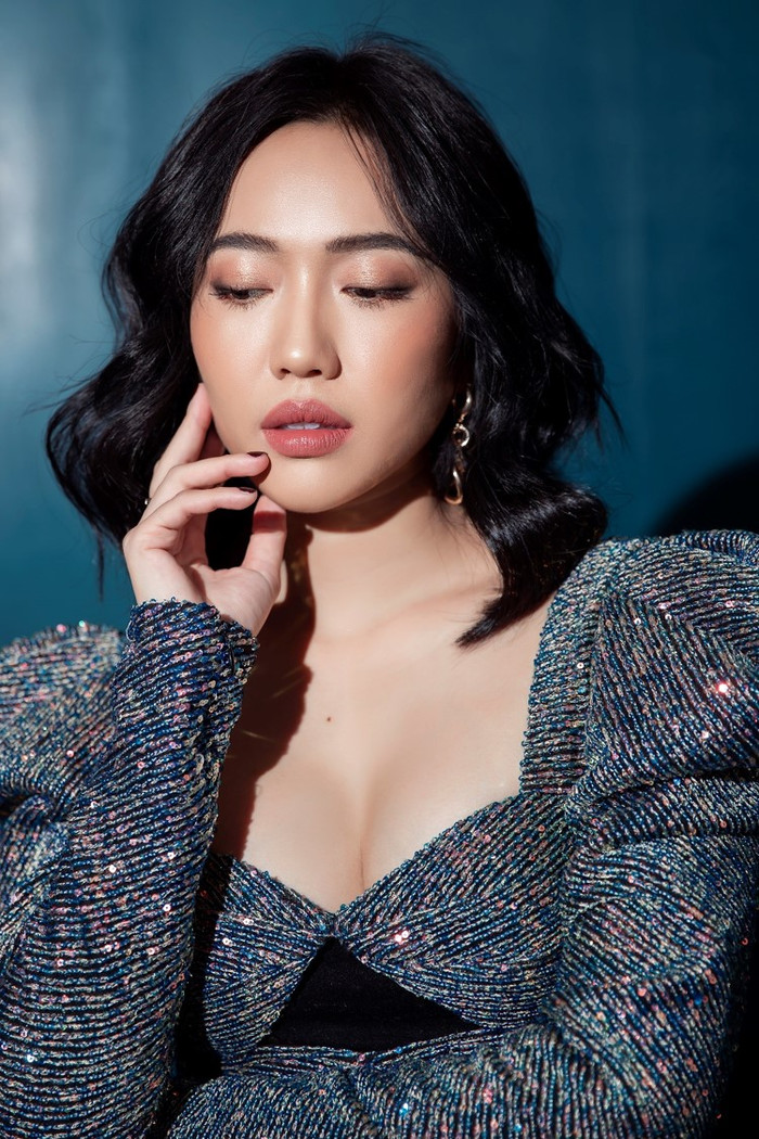 Diệu Nhi bị réo tên liên tục bên dưới dòng trạng thái khó hiểu của Anh Tú.