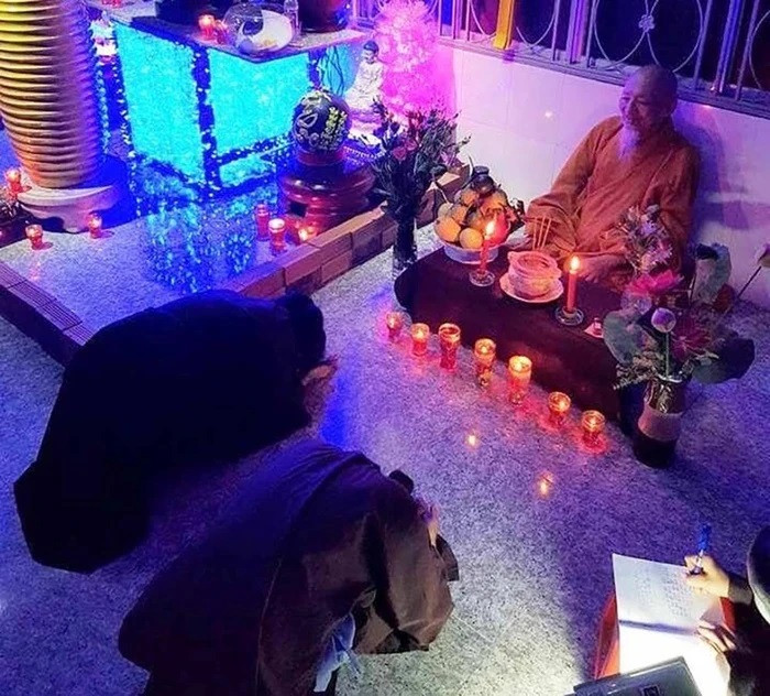 Ông Lê Tùng Vân trước đó từng tự nhận mình là 'thầy ông nội' tại Tịnh Thất Bồng Lai