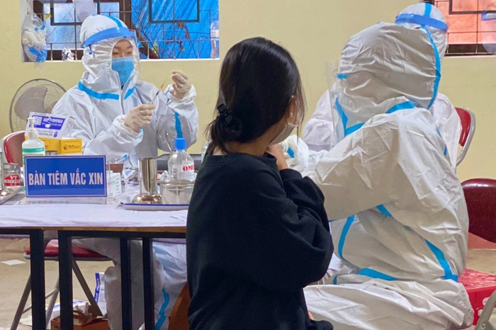 Quảng Trị đẩy nhanh tiến độ tiêm vaccine cho học sinh (Ảnh: Q.D).