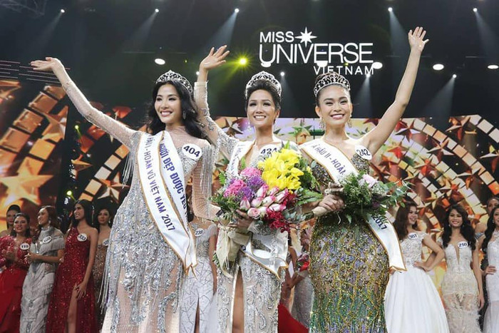 Kỉ niệm 4 năm đăng quang Miss Universe Việt Nam, H'Hen Niê khoe nọng tràn bờ đê Ảnh 1