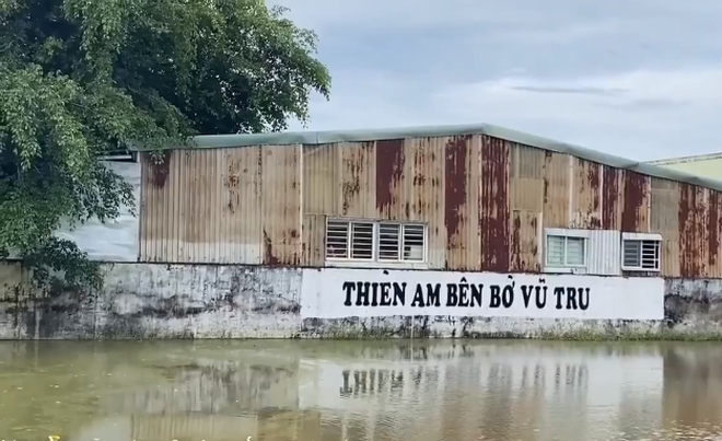 Tịnh thất Bồng Lai sau này được đổi tên thành Thiền Am Bên Bờ Vũ Trụ