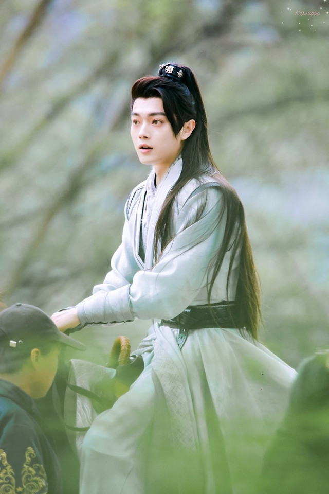 6 nam thần Cbiz đọ tạo hình cổ trang năm 2022: Cung Tuấn đẹp mê ly nhưng vẫn xấu hơn La Vân Hi, Hứa Khải Ảnh 19