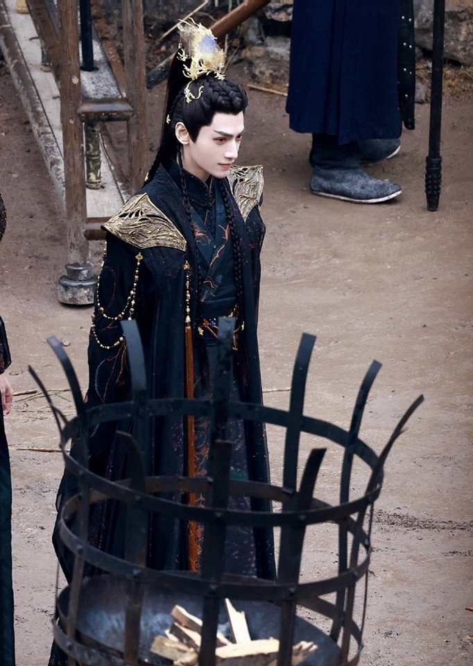 6 nam thần Cbiz đọ tạo hình cổ trang năm 2022: Cung Tuấn đẹp mê ly nhưng vẫn xấu hơn La Vân Hi, Hứa Khải Ảnh 24