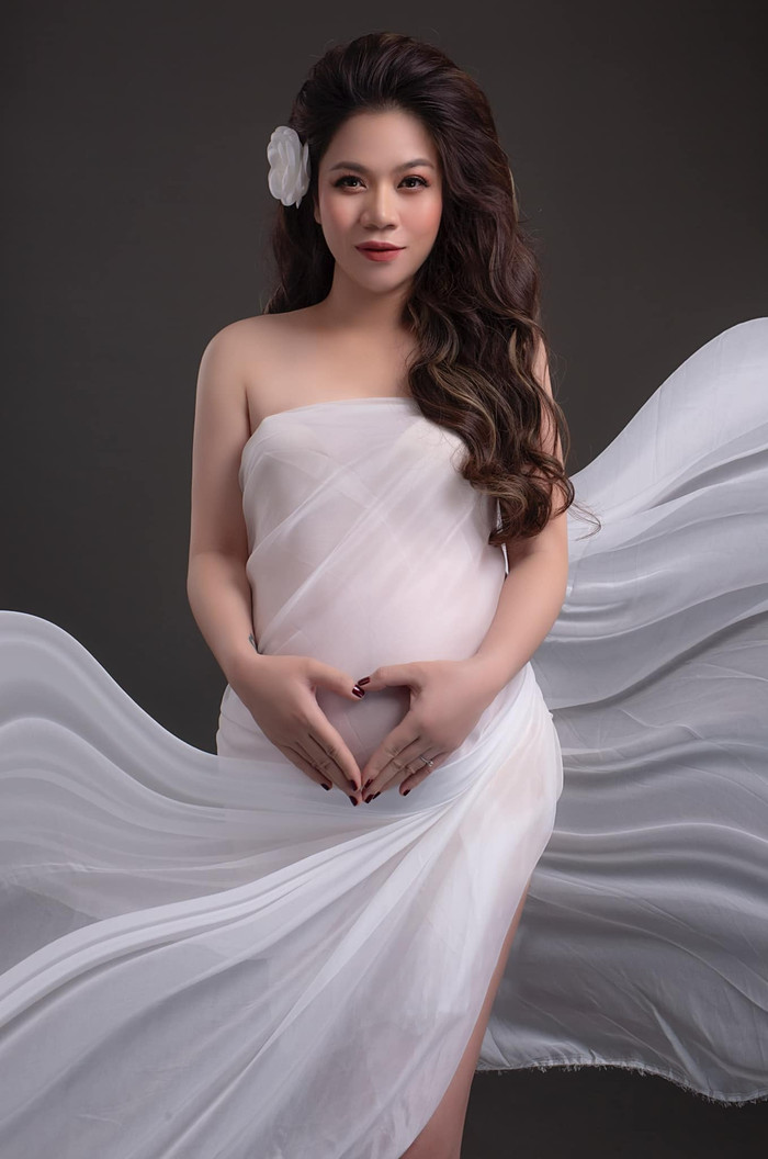 Ca sĩ Mỹ Dung vừa hạ sinh con thứ 3 nặng 4,1 kg, Lệ Quyên cùng dàn sao Việt phấn khích gửi lời chúc mừng Ảnh 3