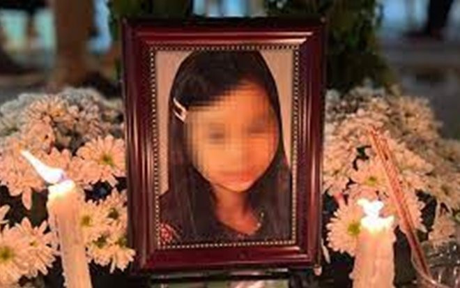 Vụ bé gái 8 tuổi bị bạo hành tử vong: Mẹ ruột của bé từng vượt qua sự cấm cản của bố mẹ chồng để kết hôn Ảnh 2