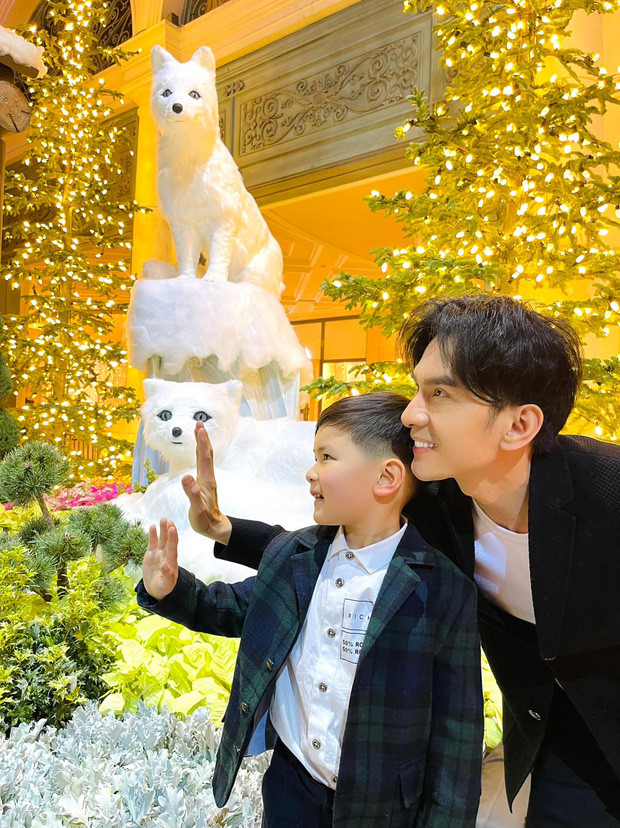 Netizen hi vọng cậu có thể nối nghiệp bố mình trong tương lai. 