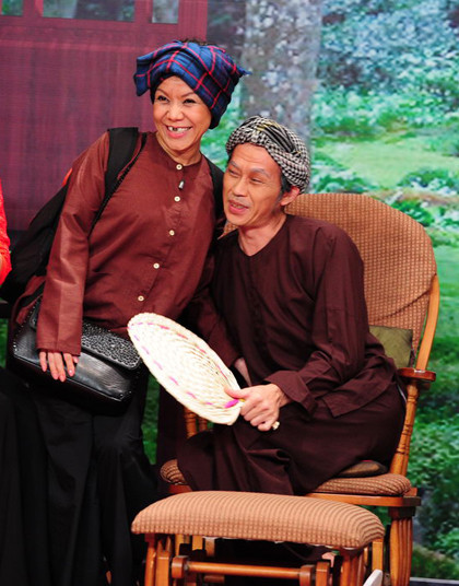 Việt Hương - Hoài Linh.