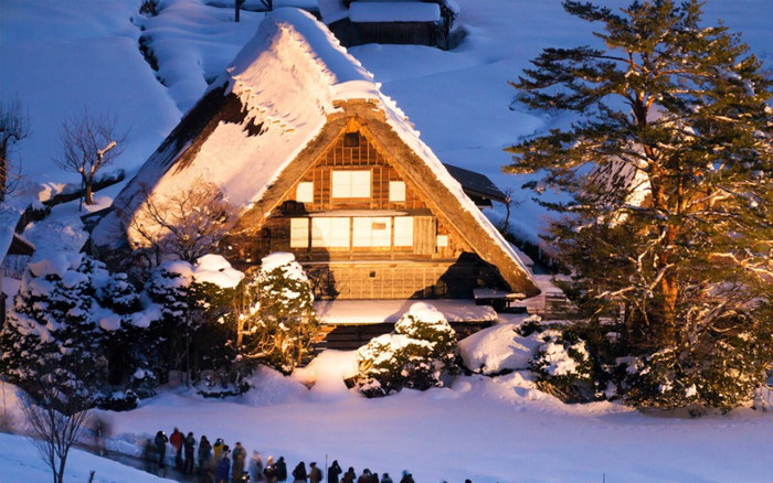 Ngôi làng chỉ bật đèn 6 lần/năm, mùa đông phủ đầy tuyết trắng như cổ tích Ảnh 2