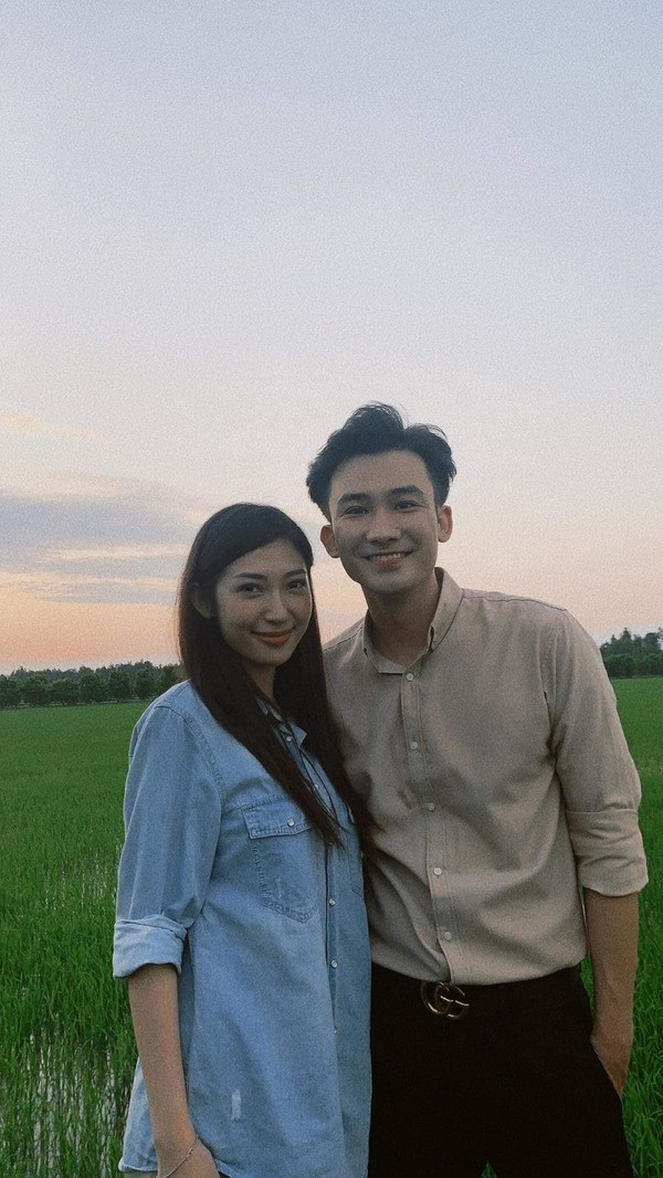 Chí Thiện đăng khung ảnh bên Khổng Tú Quỳnh.