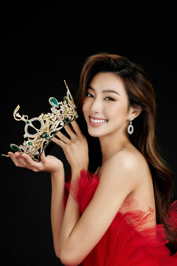 Thùy Tiên đẹp mê ly với vương miện Miss Grand 2021: Hẹn gặp fan Việt vào lễ tri ân hoành tráng Ảnh 3