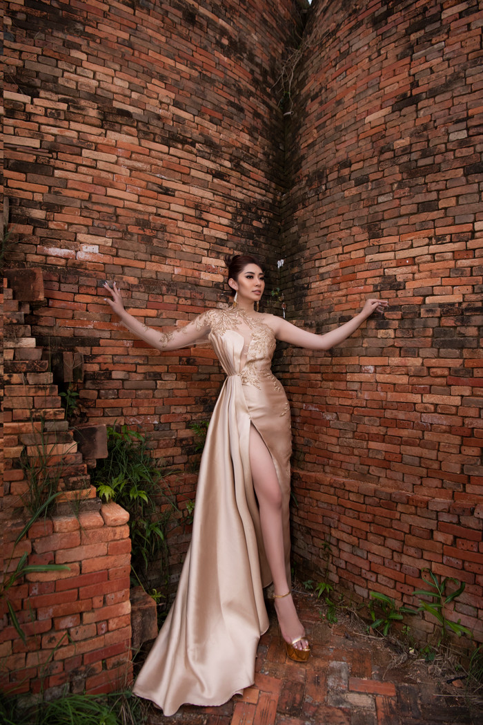 Cô khoe dáng chuẩn dù đã là mẹ của 2 nhóc tì