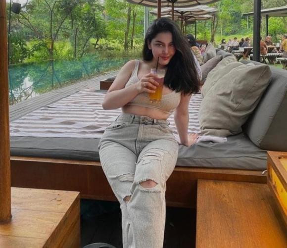 Cassandra Angelie khai nhận vì ảnh hưởng bởi dịch bệnh, cô phải bán dâm để kiếm thêm thu nhập, 