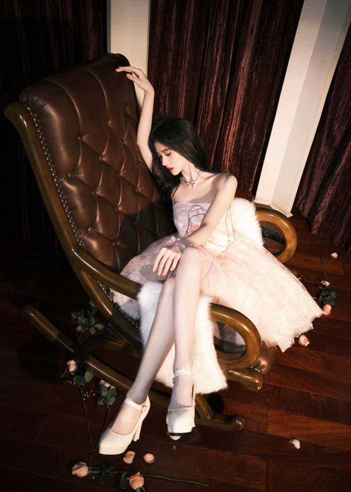 Khán giả liên tưởng Cúc Tịnh Y tựa nàng công chúa ngọt ngào 