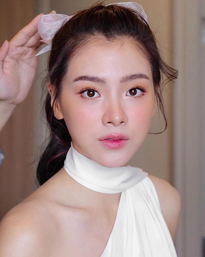 Mặc dù lịch trình dày đặc, nhưng Baifern Pimchanok vẫn cân đối và tranh thủ thời gian ngủ để có thể đảm bảo cho nhan sắc luôn rạng rỡ.