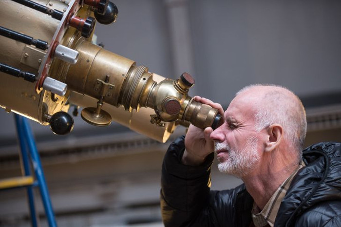 Nhà thiên văn hoàng gia: Nhà thiên văn hoàng gia là người chịu trách nhiệm cố vấn cho Nữ hoàng về các vấn đề có liên quan đến khoa học thiên văn. Đây đã từng là một trọng trách vô cùng quan trọng, nặng nề vào thế kỷ 17 nhưng đến hiện tại, đây hầu như chỉ là một danh hiệu danh dự.