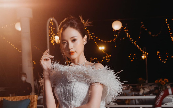 Midu run rẩy khi mặc kiệm vải giữa đêm Hạ Long 12°C lạnh thấu xương Ảnh 2