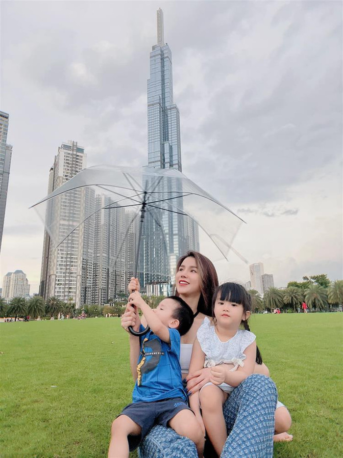 Hai con là nguồn an ủi, động viên giúp Diệp Lâm Anh vững vàng trong mọi biến cố.