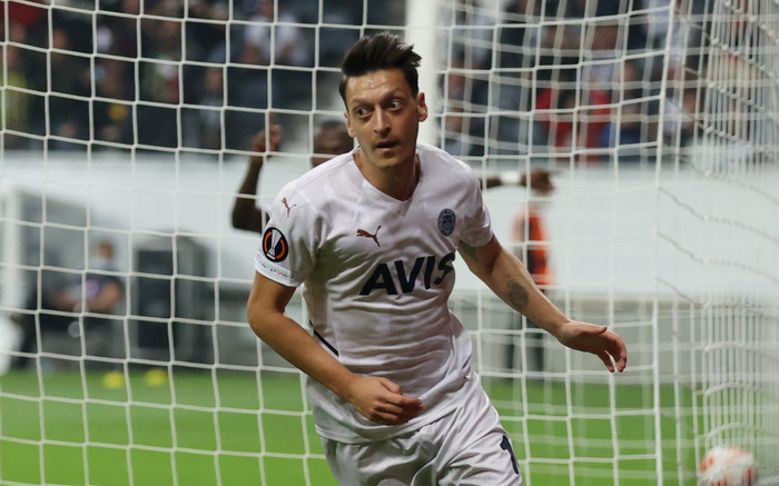 Nếu sang Indonesia chơi bóng, Mesut Ozil sẽ đi vào lịch sử túc cầu Ảnh 2