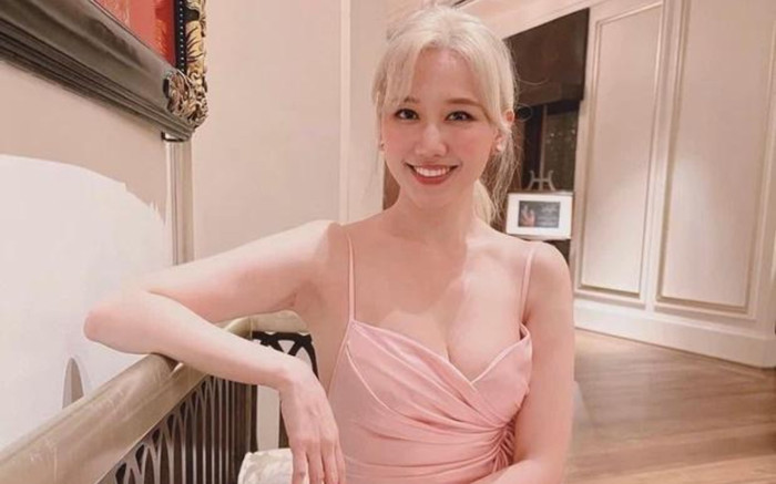 Hari Won quyến rũ với tóc bạch kim chất chơi, 'ăn gian tuổi' đầy khôn ngoan Ảnh 2