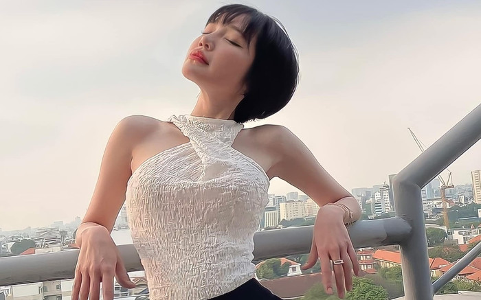 Elly Trần 'nam tính' đến lạ thường, còn tự nhận 'đẹp trai nhất khu vực' Ảnh 2