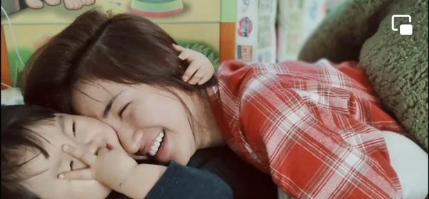 Nghi vấn Hòa Minzy 'dao kéo' trên khuôn mặt để trở nên thanh thoát, chính chủ phải lên tiếng đính chính Ảnh 1