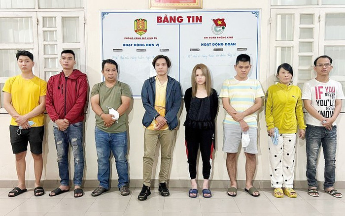 Triệt phá đường dây môi giới gần 200 gái mại dâm, thu lợi hơn 1 tỷ đồng/tháng Ảnh 2