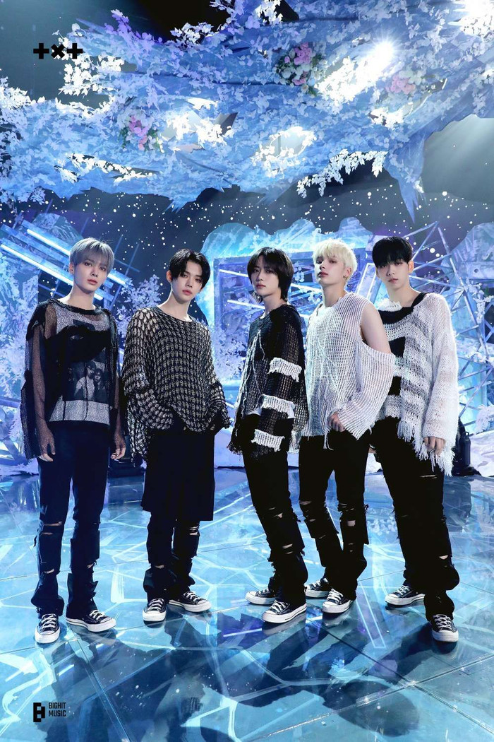 Nhóm TXT là cái tên vượt mặt BTS.