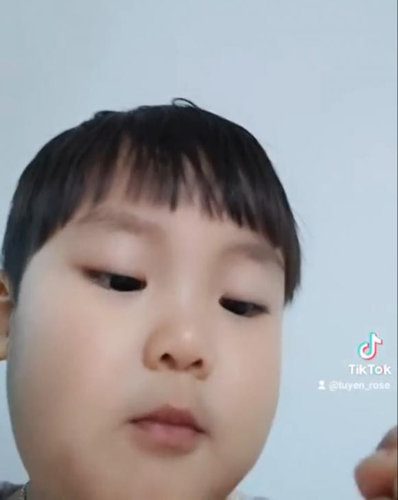 Đến mẹ Hòa cũng ngạc nhiên.