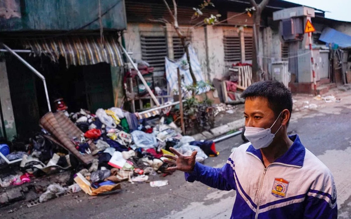 Người đàn ông kể lại giây phút sinh tử phá cửa giải cứu bé gái trong 'biển lửa' Ảnh 2