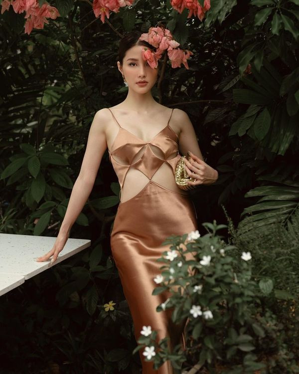 Diễm My, đem đến hình ảnh nàng thơ, ngọt ngào với mẫu váy cực hot này.