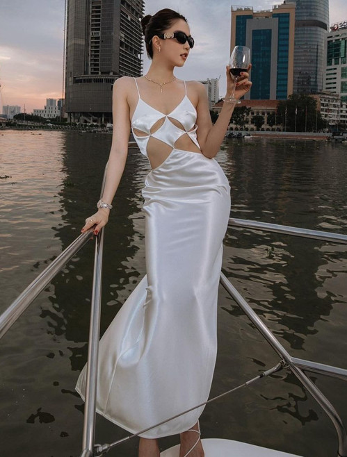 Mẫu thiết kế ấn tượng nhưng rất kén dáng cũng không làm khó được người đẹp gốc miền Tây.