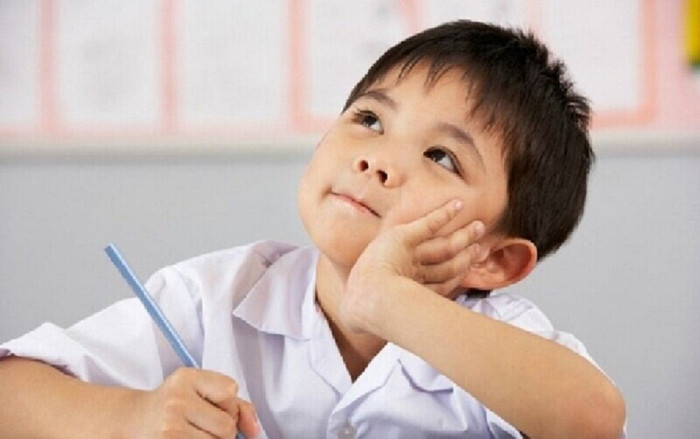 Làm văn tả về bố, bé trai tiểu học có màn 'bẻ lái khét lẹt' khiến dân tình cười ngất Ảnh 2