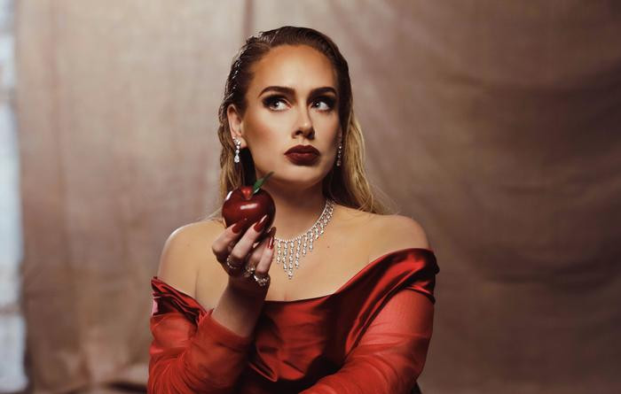  'Bà trùm' làm MV trắng đen gọi tên Adele Ảnh 4