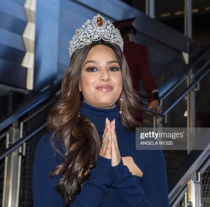Miss Universe 2021 bất ngờ lộ mặt nọng, ngấn mỡ sau 1 tháng đăng quang.
